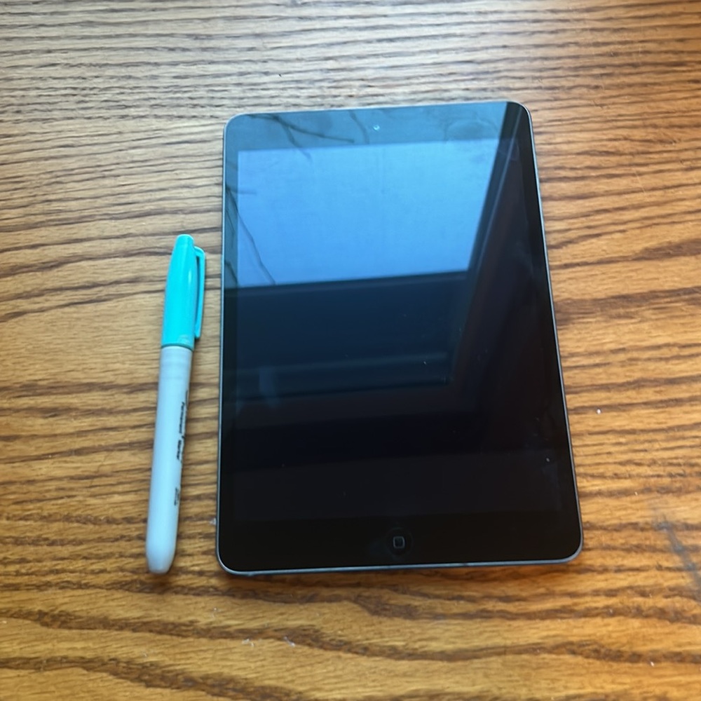 Apple IPad Mini - Picture 3 of 4